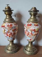 Paire de lampes à pétrole anciennes - Porcelaine et laiton, Enlèvement