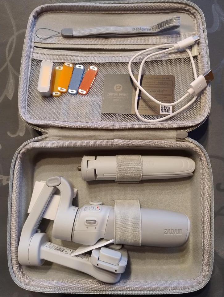 Zhiyun Smooth Q4 Combo - Gimbal Stabilizer - Voor Smartphone, Audio, Tv en Foto, Fotografie | Statieven en Balhoofden, Zo goed als nieuw