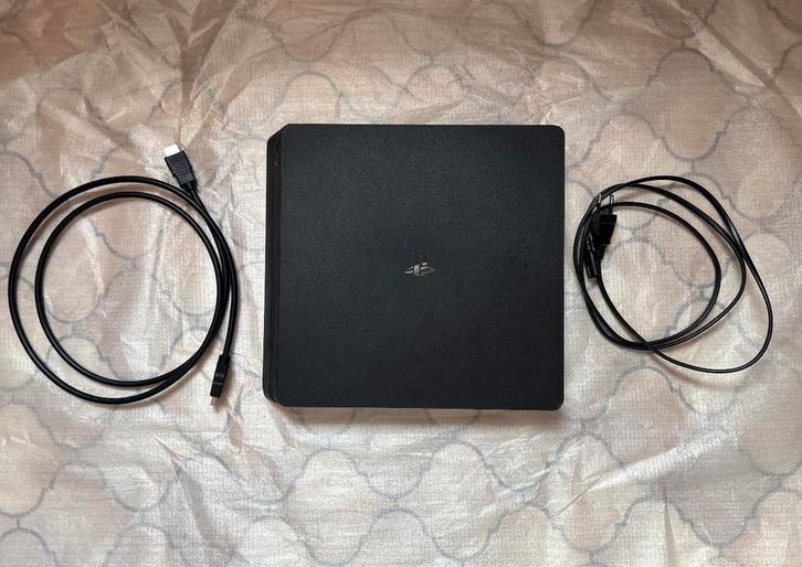 PS4 slim 12.50 + kabels (zie beschrijving), Games en Spelcomputers, Spelcomputers | Sony PlayStation 4, Gebruikt, Slim, 1 TB, Zonder controller