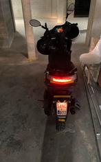 Vendo scooter AGM 50, Fietsen en Brommers, Ophalen, Zo goed als nieuw