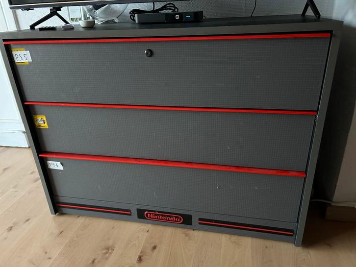 ZEEEEER ZELDZAME WORLD OF NINTENDO KAST VOOR DE VEZAMELAAR!!, Games en Spelcomputers, Spelcomputers | Nintendo Portables | Accessoires