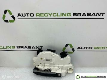 Portierslot Rechts Voorzijde Volkswagen Tiguan 5N1837015D beschikbaar voor biedingen