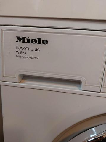 Wasmachine beschikbaar voor biedingen