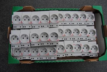 20 modulaire din rail stocontacten Legrand. beschikbaar voor biedingen