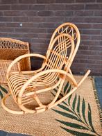 Rotan kinderschommelstoel, Kinderen en Baby's, Kinderkamer | Tafels en Stoelen, Ophalen of Verzenden, Zo goed als nieuw, Stoel(en)