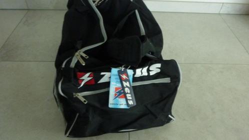 Sporttas Zeus voetbaltas NIEUW, Handtassen en Accessoires, Tassen | Sporttassen, Zo goed als nieuw, Ophalen