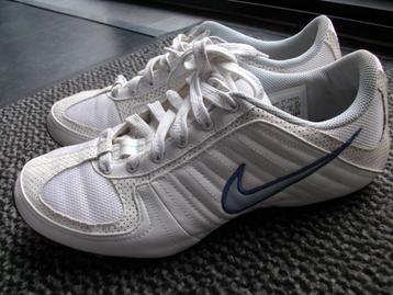 NIKE schoenen echt leder maat 40 beschikbaar voor biedingen