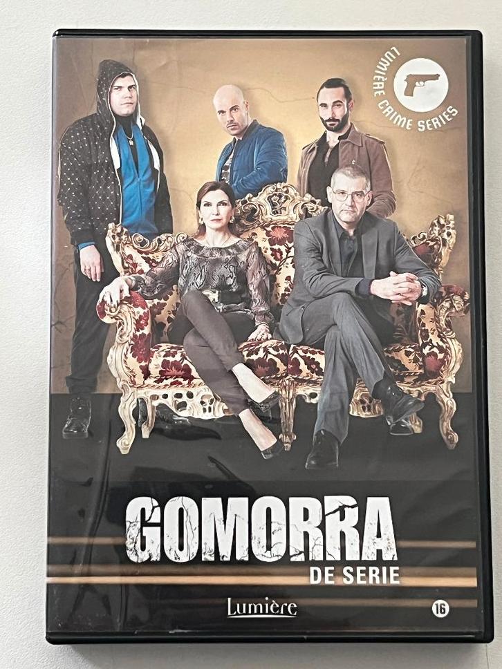Gomorra - De Serie (Seizoen 1) Lumière Crime Series DVD, CD & DVD, DVD | TV & Séries télévisées, Utilisé, Thriller, Coffret, À partir de 16 ans
