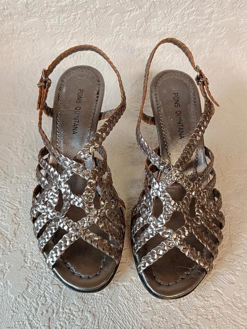 Zilverkleurige sandalen maat 36,5, in goede staat, Kleding | Dames, Schoenen, Gedragen, Sandalen of Muiltjes, Overige kleuren