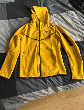 Pull/Gilet nike tech, Nike, Comme neuf, Taille 46 (S) ou plus petite, Jaune