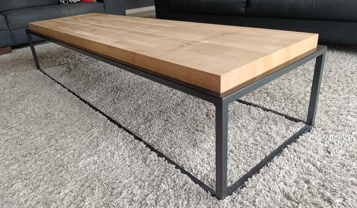 Salontafel zwart metaal en hout, Huis en Inrichting, Tafels | Salontafels, Gebruikt, Metaal, Ophalen
