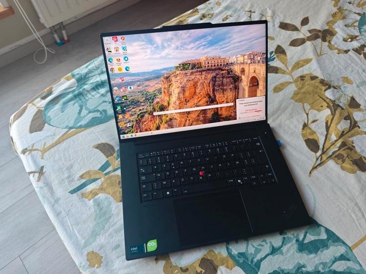Lenovo ThinkPad P1 - Intel Core Ultra 9 64gb RAM 2Tb SSD, Computers en Software, Windows Laptops, Zo goed als nieuw, SSD, Ophalen of Verzenden