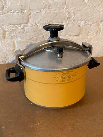 SEB snelkookpan van 8 liter met fluitje en mand  beschikbaar voor biedingen