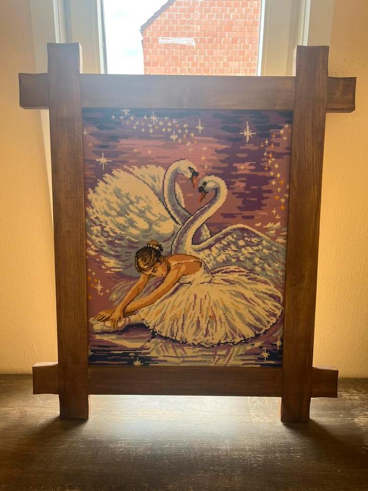 Met de hand geborduurde ballerina met zwanen, Antiek en Kunst, Kunst | Schilderijen | Abstract, Ophalen