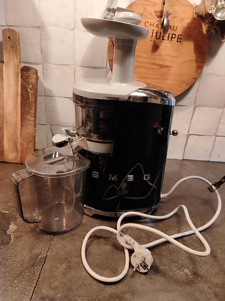 SMEG sapcentrifuge — Onberispelijke staat, Elektronische apparatuur, Juicers, Zo goed als nieuw, Ophalen of Verzenden