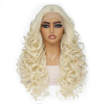 Luxe lace front pruik lang krullend haar lichtblond model Ca