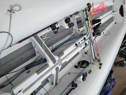 470 Compétition à vendre, Watersport en Boten, Kajuitzeilboten en Zeiljachten, Gebruikt, Wedstrijdjacht of Racer, Polyester, Tot 6 meter