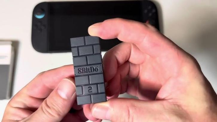 8bitdo USB Adapter, Games en Spelcomputers, Spelcomputers | Overige Accessoires, Zo goed als nieuw, Ophalen of Verzenden