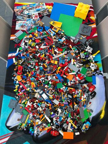 Groot en gevarieerd lot Lego blokken beschikbaar voor biedingen