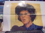 poster 1 jaar Koningin K. Beatrix, Verzamelen, Koningshuis en Royalty, Ophalen of Verzenden, Zo goed als nieuw, Kaart, Foto of Prent
