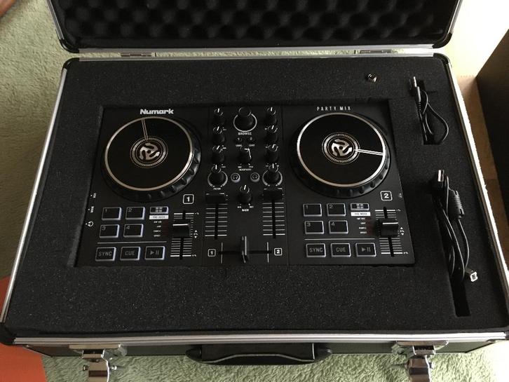 dj controller NUMARK met koffer, Muziek en Instrumenten, Dj-sets en Draaitafels, Nieuw, Draaitafel, Numark, Ophalen