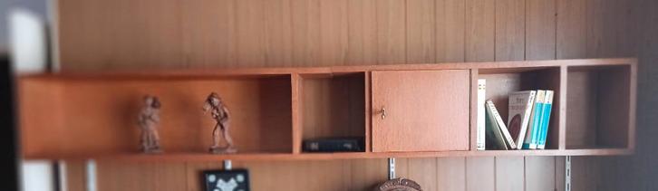 Unité murale flottante vintage, Antiquités & Art, Antiquités | Meubles | Armoires, Enlèvement