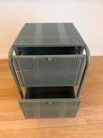 Commode / table de chevet verte Ikea Nikkeby en parfait état, 45 à 65 cm, Comme neuf, Enlèvement, Métal ou Aluminium