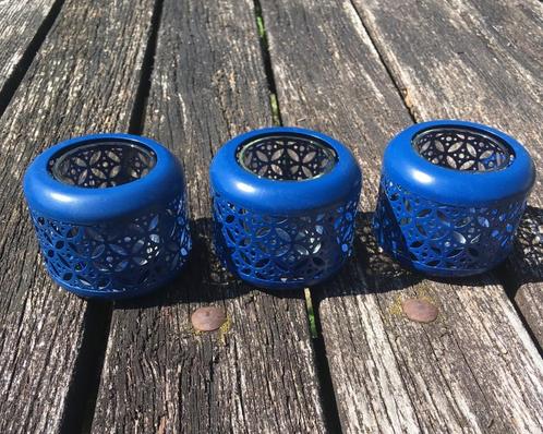 Set van 3 stuks blauw metaal uitgewerkte theelicht houders, Huis en Inrichting, Woonaccessoires | Kandelaars en Kaarsen, Zo goed als nieuw