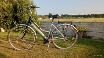 Damesfiets  beschikbaar voor biedingen