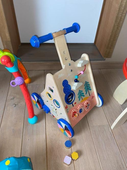 Trotteur, chariot d'activité en bois, Kinderen en Baby's, Speelgoed | Houten speelgoed, Duw- of Trekspeelgoed, Ophalen