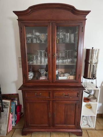 Oud Engels dressoir en glazen dressoir  beschikbaar voor biedingen