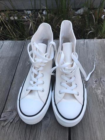 Nieuwe hoge sneakers (gebroken wit) (Mt 39) beschikbaar voor biedingen