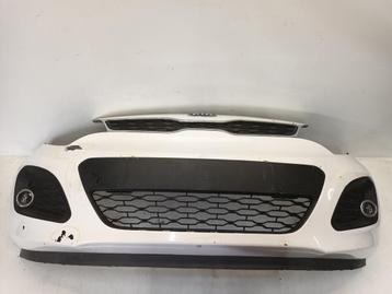 BUMPER VOOR Kia Rio III (UB) (01-2011/12-2017)