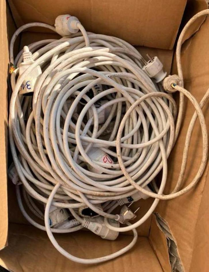 Honderden (meter) verlengkabels - 1e per meter! -, Doe-het-zelf en Bouw, Elektriciteit en Kabels, Gebruikt, Ophalen