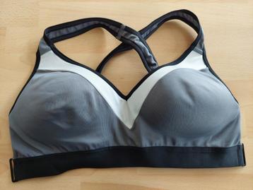 Sportbeha beschikbaar voor biedingen