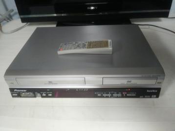 Enregistreur DVD/enregistreur vidéo VHS combiné Pioneer DVR-