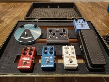 Verschillende gitaar pedalen + case, Enlèvement, Comme neuf, Autres types