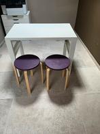 Bureau met krukjes, Ophalen, Zo goed als nieuw