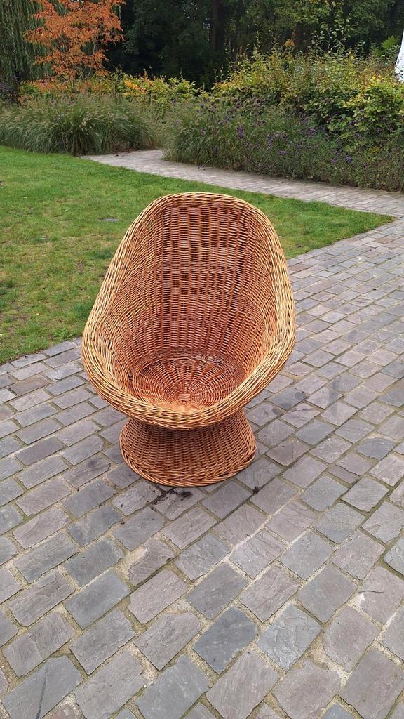 Vintage: rieten stoel, Huis en Inrichting, Stoelen, Gebruikt, Ophalen