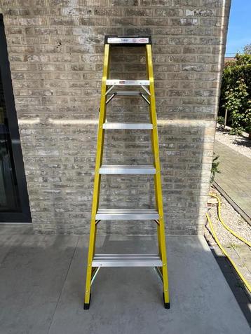 Trapladder van glasvezel, 5 treden  beschikbaar voor biedingen
