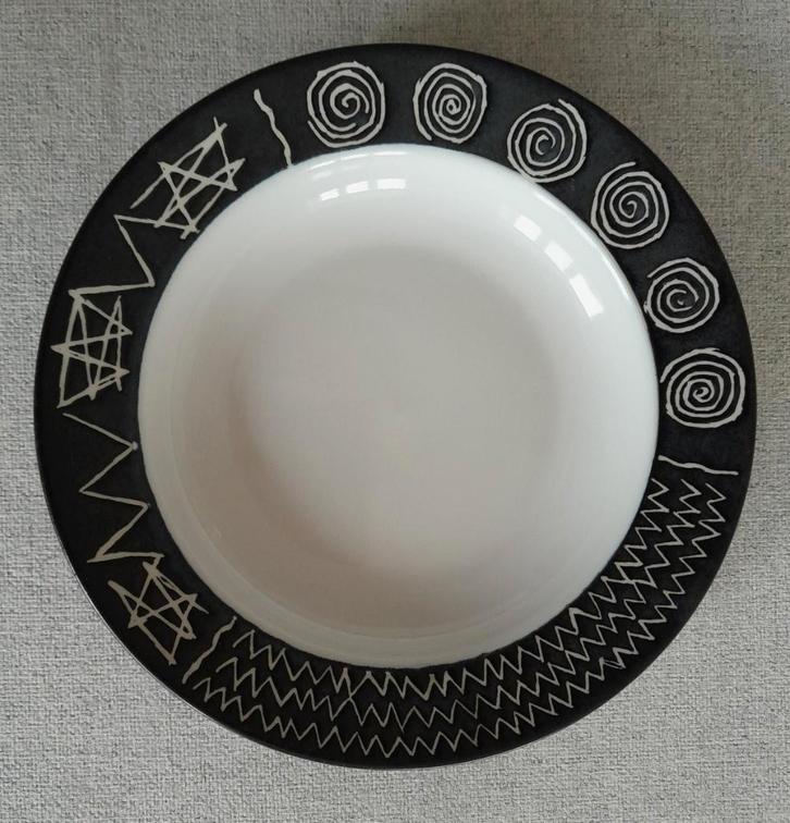 Vintage 80s Habitat Scraffito diep bord soepbord ø 22 cm, Huis en Inrichting, Keuken | Servies, Zo goed als nieuw, Bord(en), Keramiek