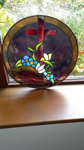 Glasraam art deco met kruis en bloemen