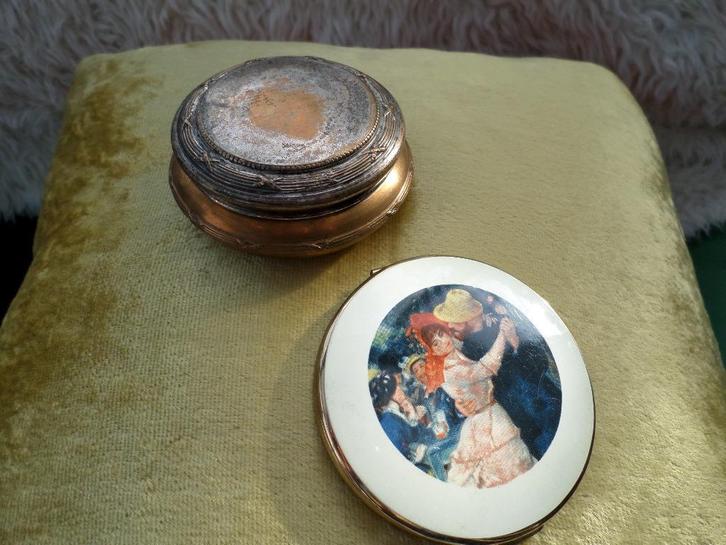 Louis XVI poederdoos en vintage poederkoffer, Antiek en Kunst, Curiosa en Brocante, Ophalen of Verzenden