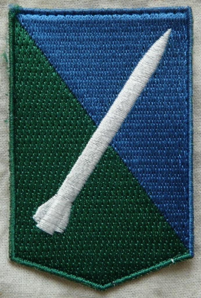 Embleem Mouw DT2000 DGLC, Koninklijke Landmacht, va 2012.(5), Verzamelen, Militaria | Algemeen, Landmacht, Embleem of Badge, Ophalen of Verzenden
