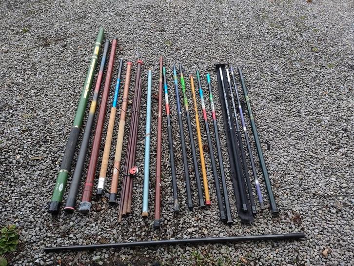 Lot van 18 vaste stokken vishengels oud en nieuw, Watersport en Boten, Hengelsport | Witvissen, Ophalen