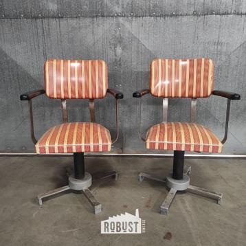 Vintage kapperstoelen Olymp | Rood-geel gestreept vinyl beschikbaar voor biedingen