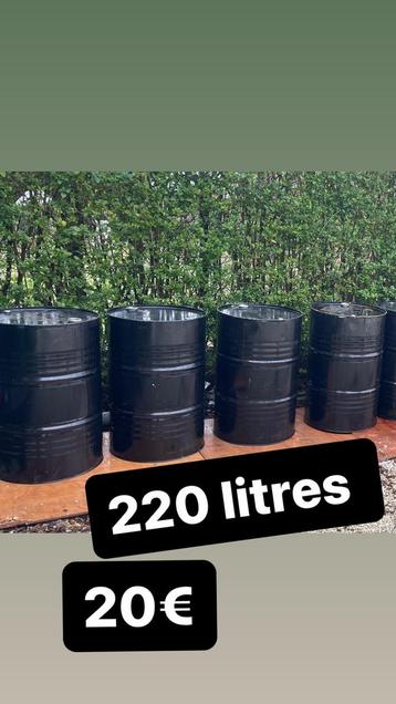 Zwart vat van 220 liter (veel andere modellen beschikbaar) beschikbaar voor biedingen