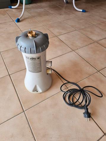 Intex filterpomp + skimmer voor zwembad  beschikbaar voor biedingen