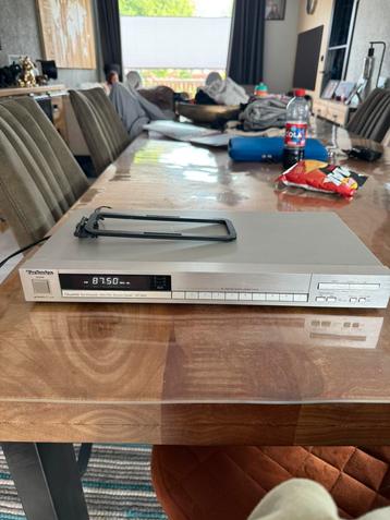 Technics tuner ST-600 zilver vintage beschikbaar voor biedingen