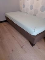 1 persoons bedframe met matras en donsdeken, Huis en Inrichting, Ophalen